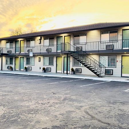 Royal Inn Eugene- Airport Eksteriør billede